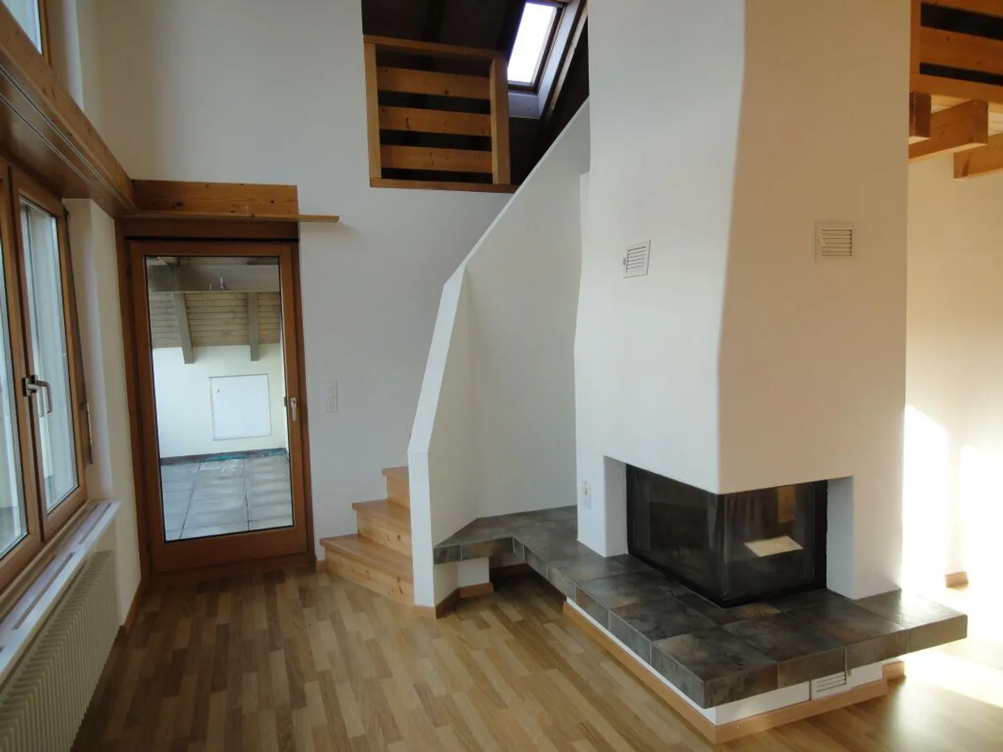 Dachwohnung mit Galerie und Cheminée - Foto 5 von 6