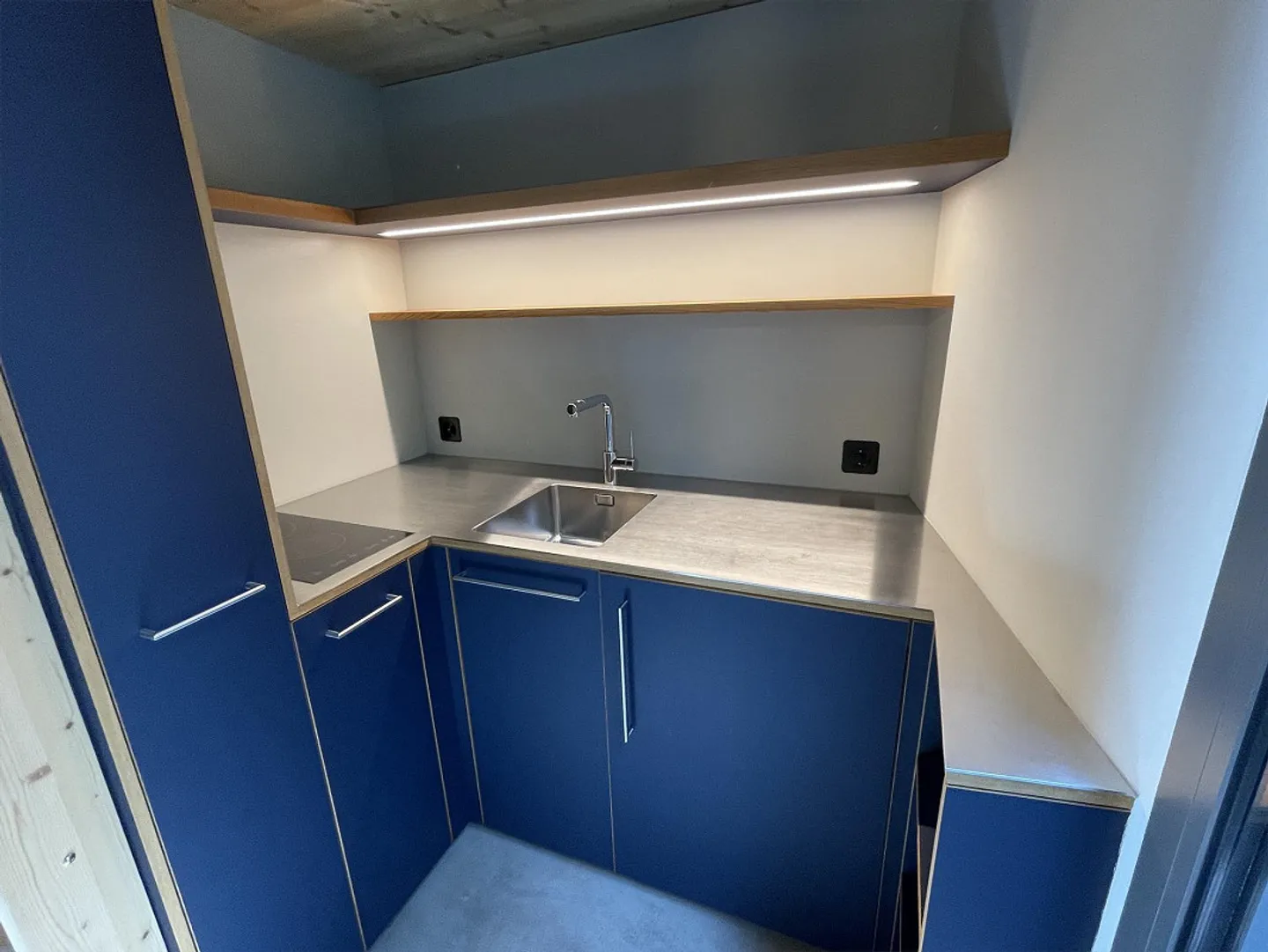 Studio apartment in an old textile factory - Photo 3 of 12