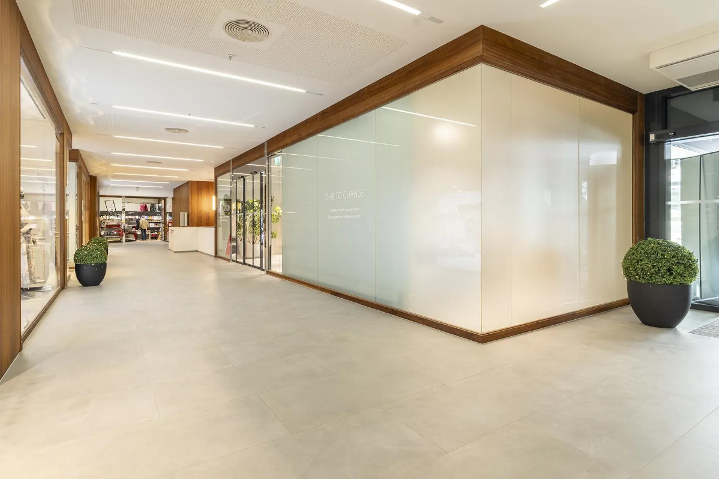 Sales rooms in the heart of the city of Chur - Photo 1 of 5