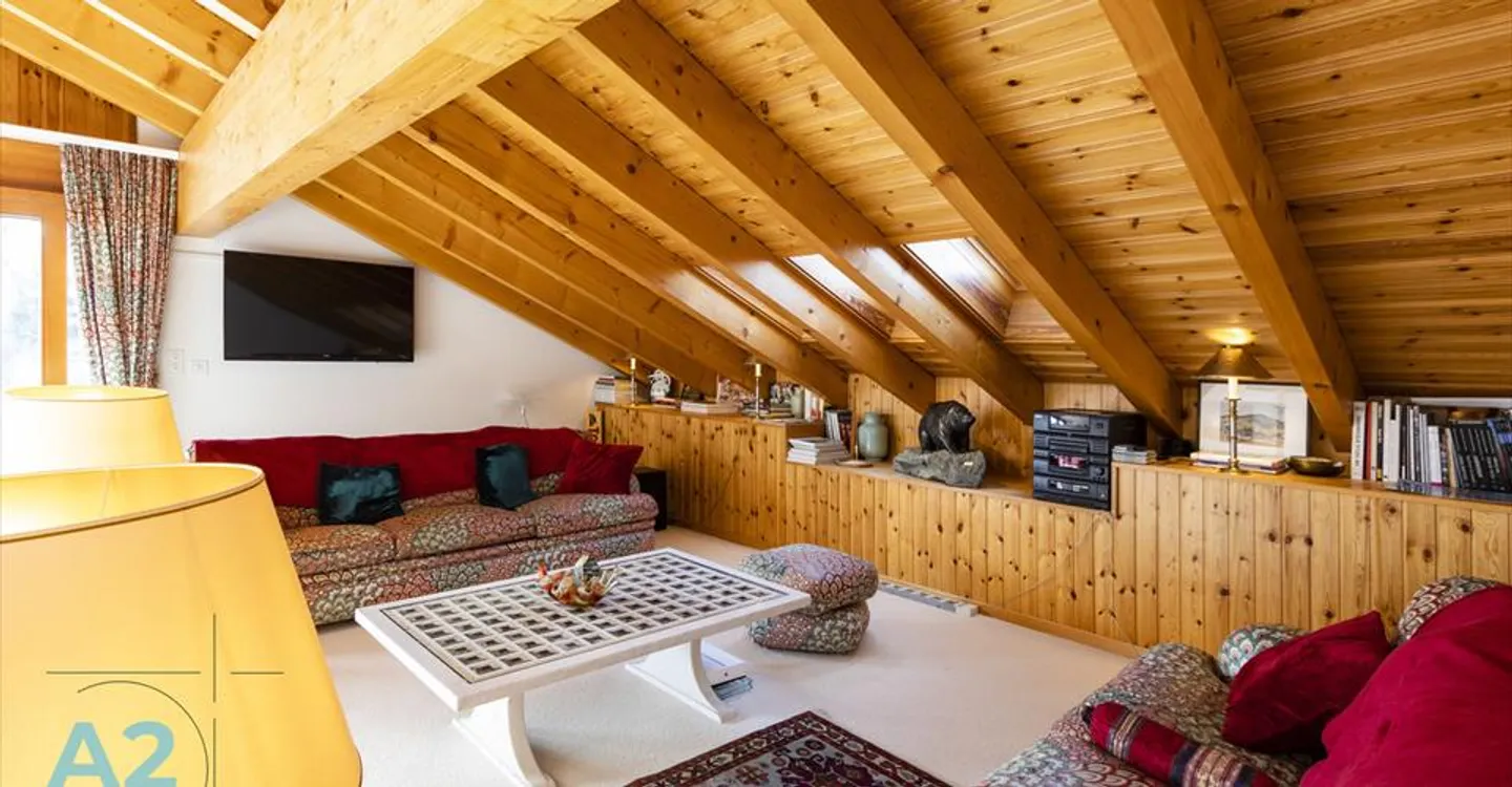 Attic Apartment on Golf - Photo 4 of 12