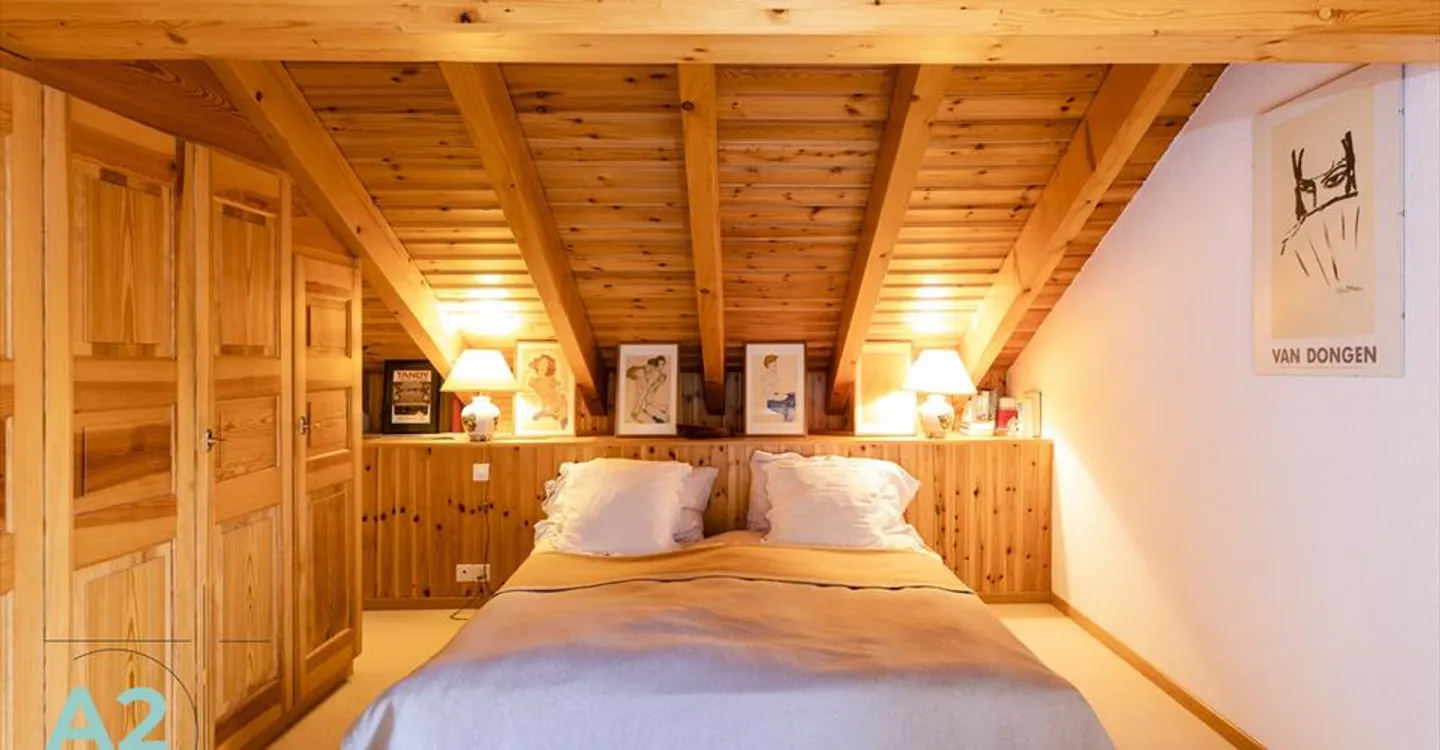 Attic Apartment on Golf - Photo 6 of 12