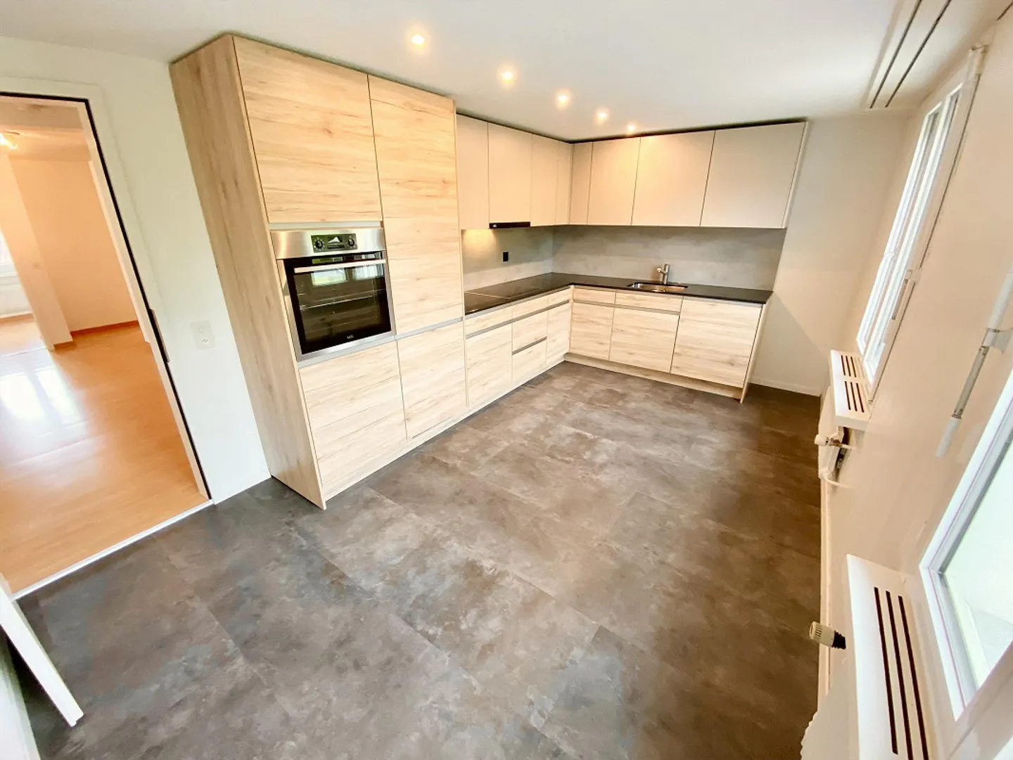 Appartement confortable de 4½ pièces dans une maison de 3 familles bien entretenue - Photo 3 sur 17