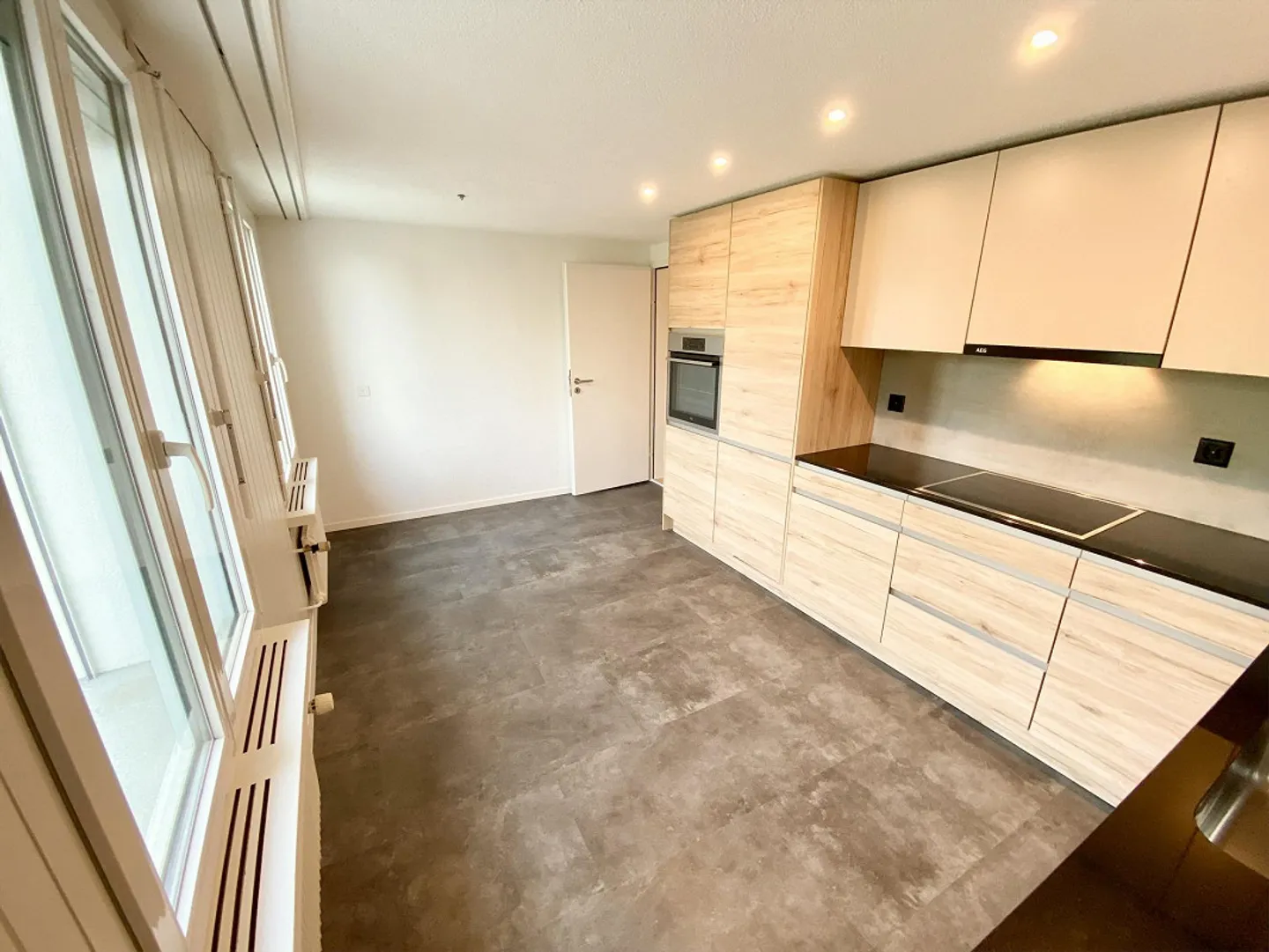 Appartement confortable de 4½ pièces dans une maison de 3 familles bien entretenue - Photo 4 sur 17