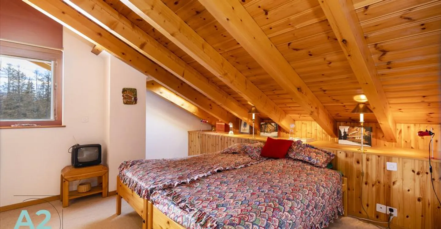 Attic Apartment on Golf - Photo 8 of 12