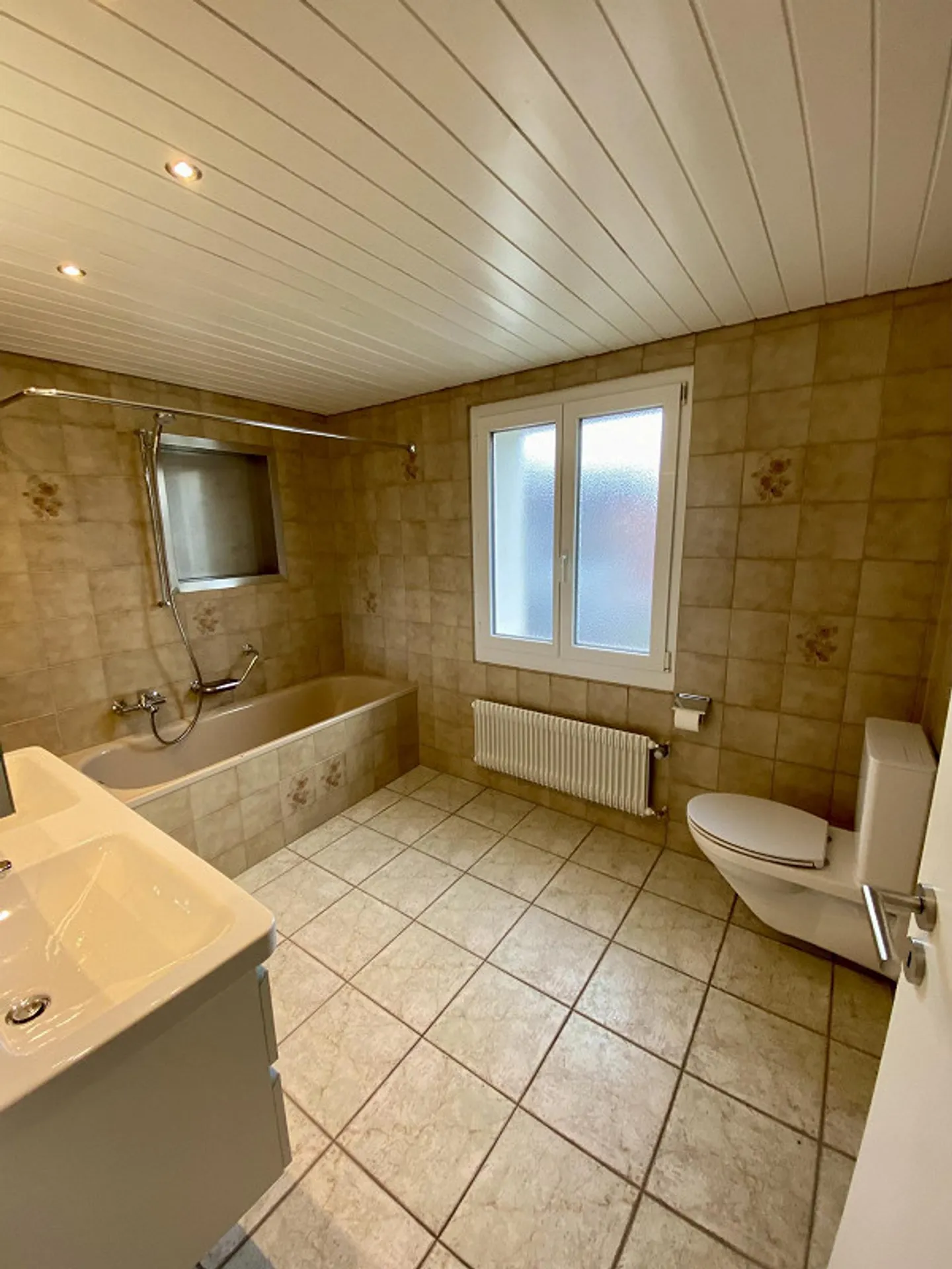 Appartement confortable de 4½ pièces dans une maison de 3 familles bien entretenue - Photo 15 sur 17