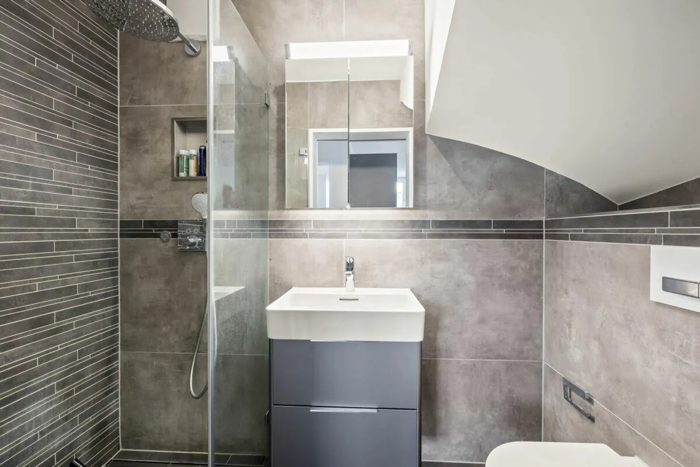 Vie moderne sur deux niveaux - Appartement en maisonette élégant à Allschwil - Photo 6 sur 13