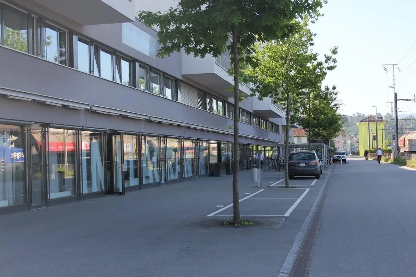 Spazio commerciale direttamente alla stazione di Lyss - Foto 1 di 7