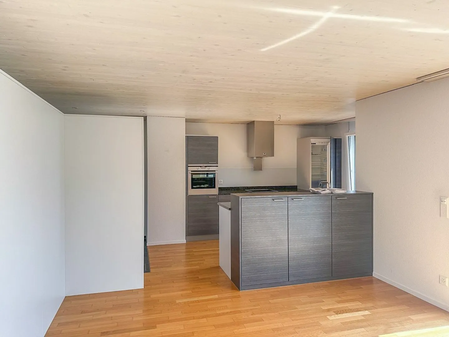 Attractive multi-family house - with 14 units and its own underground garage - Photo 4 of 9