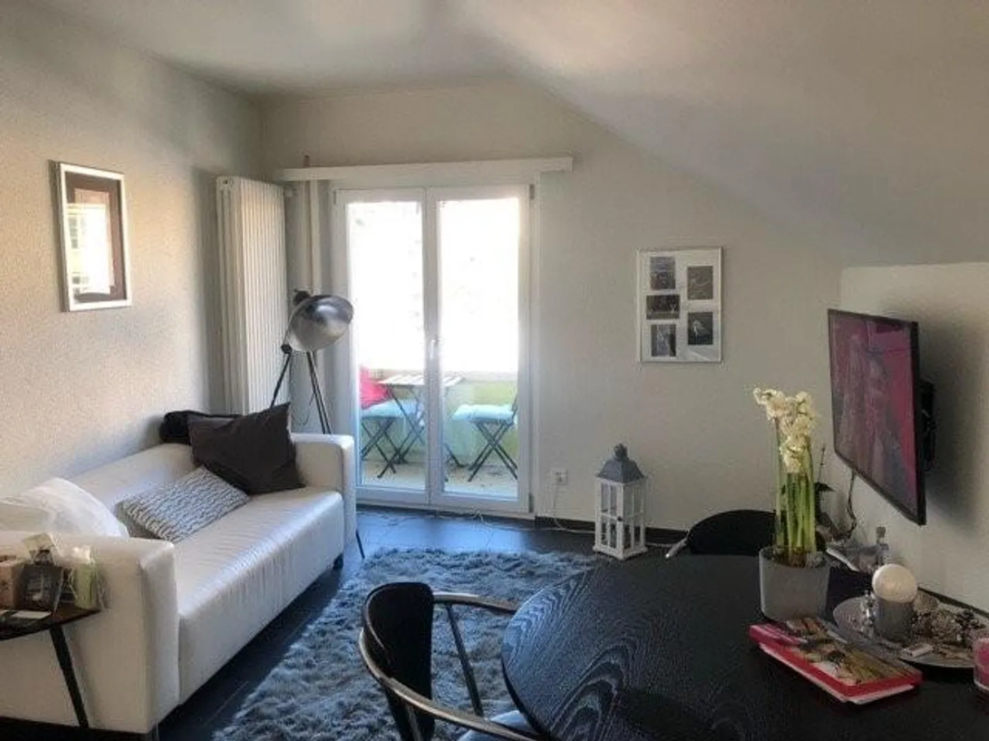 Sonnige Wohnung mit Balkon - Foto 2 von 8