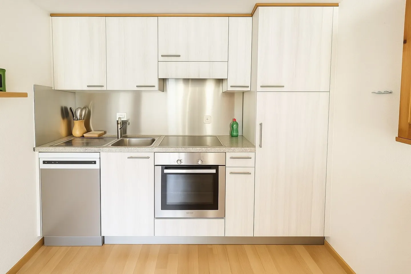 A renovated house in the center of Bogno, with a large terrace - Photo 6 of 10