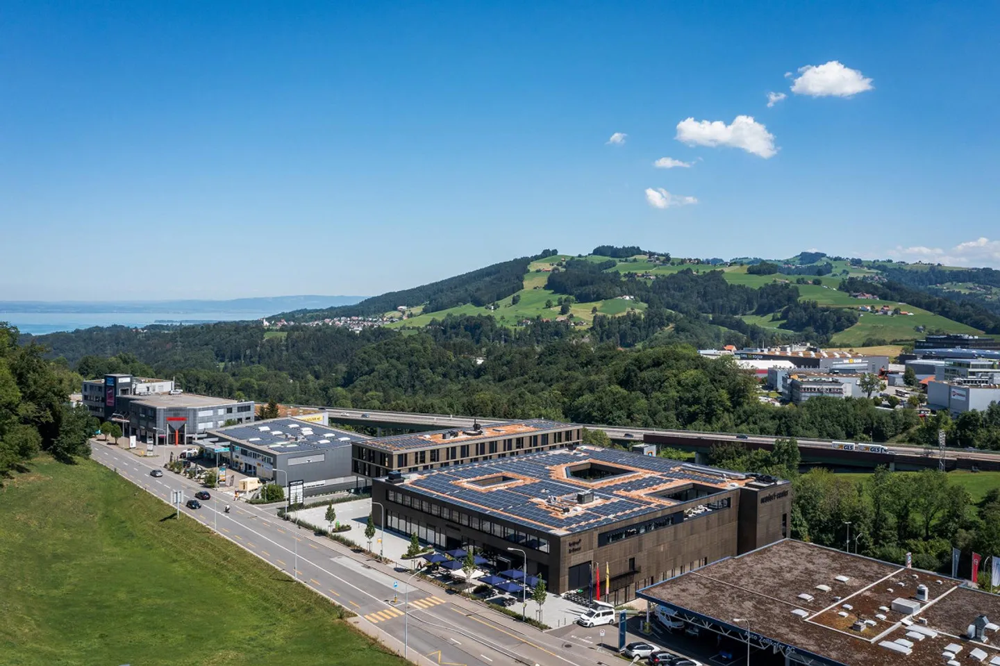 Commercial Spaces for Medical Uses in Neudorf Center - Photo 2 of 13