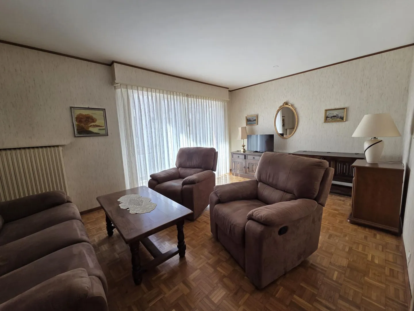 Appartement 4.5 pièces au 1er étage avec garage-box et place de parc - Foto 2 von 7