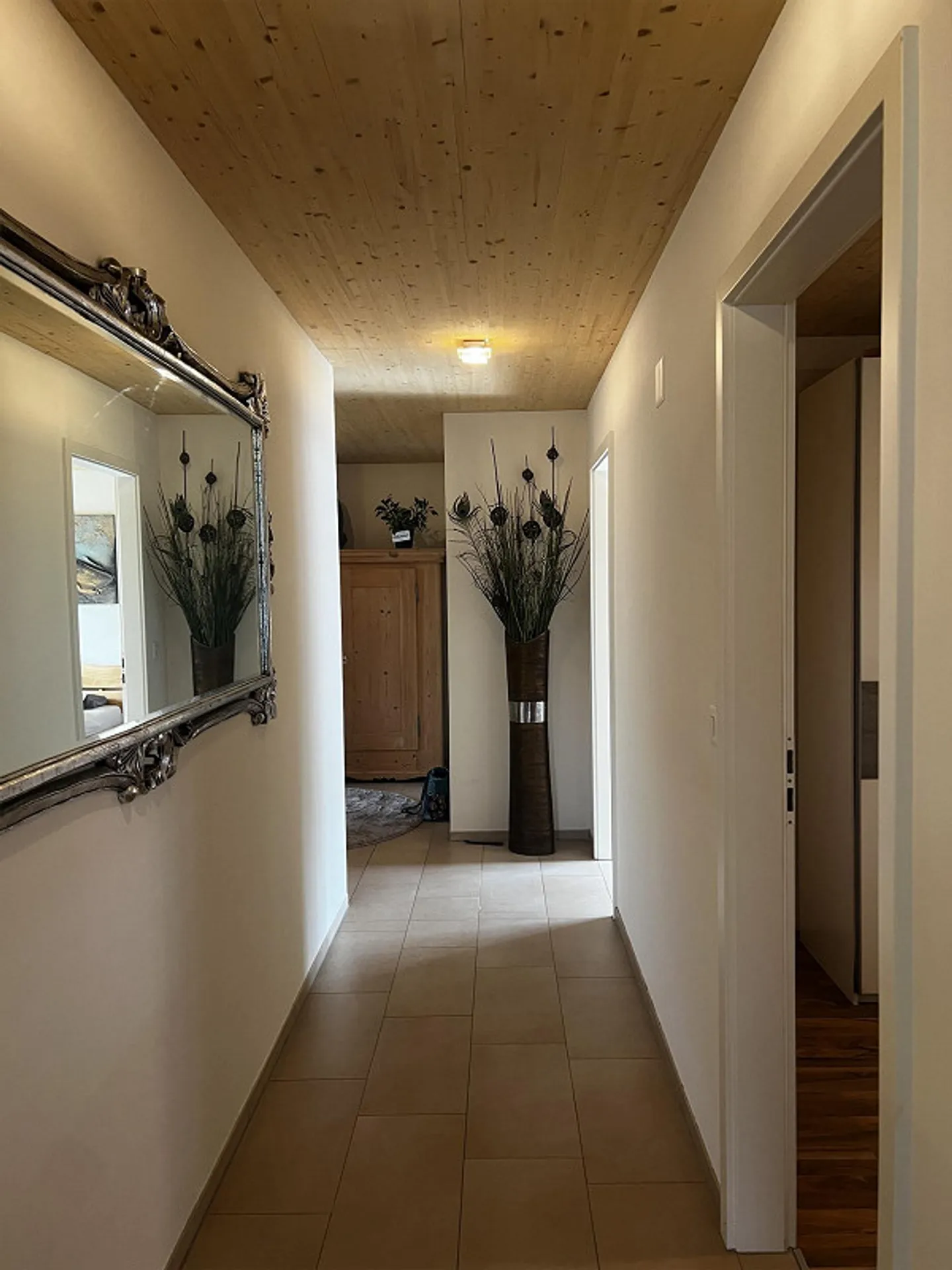 Charming 4.5-room apartment with balcony and panoramic view - Photo 5 of 15