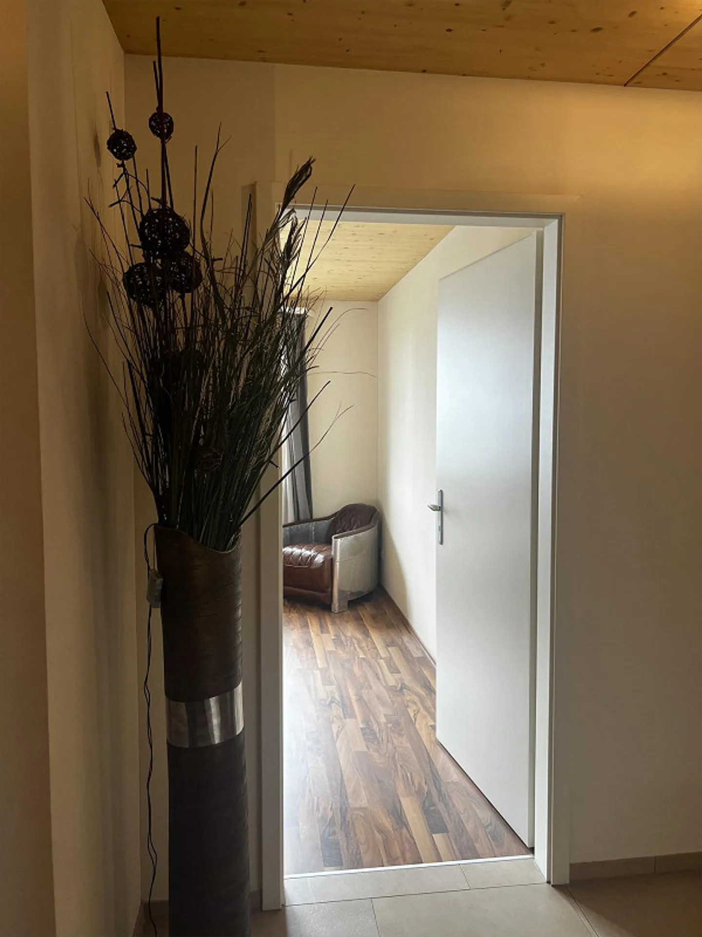 Charming 4.5-room apartment with balcony and panoramic view - Photo 6 of 15