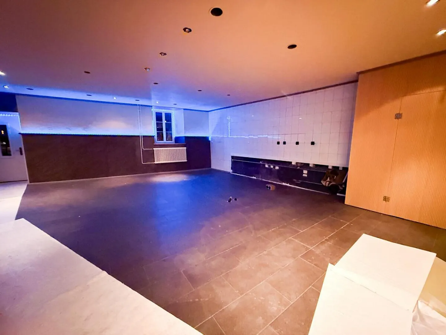 Bar, café or snack possible - Commercial premises in the heart of the old town - Photo 4 of 12