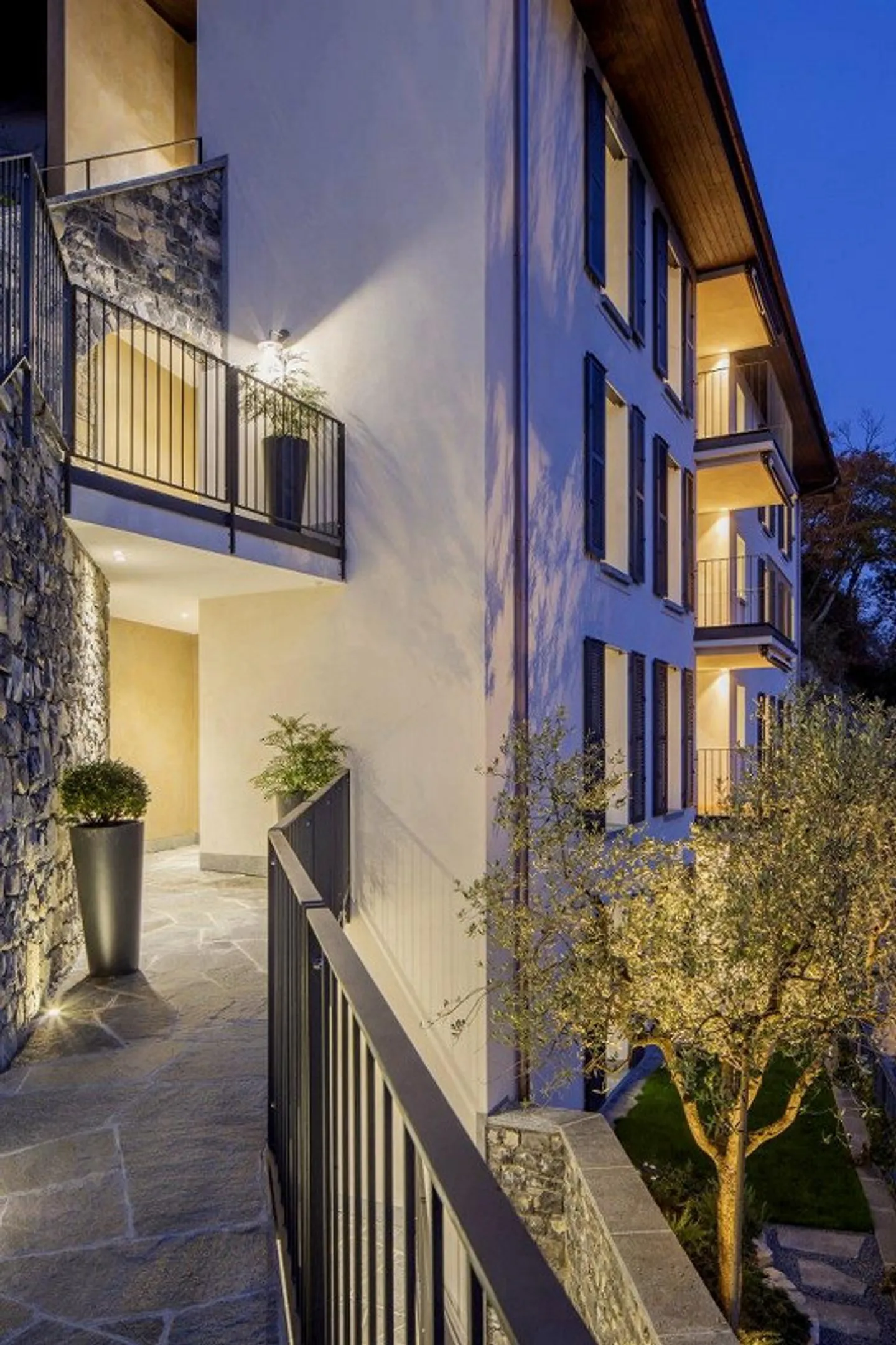 APPARTEMENT FANTASTIQUE DE 3,5 PIÈCES - AVEC UNE MAGNIFIQUE VUE SUR LE LAC DE LUGANO - Photo 12 sur 13