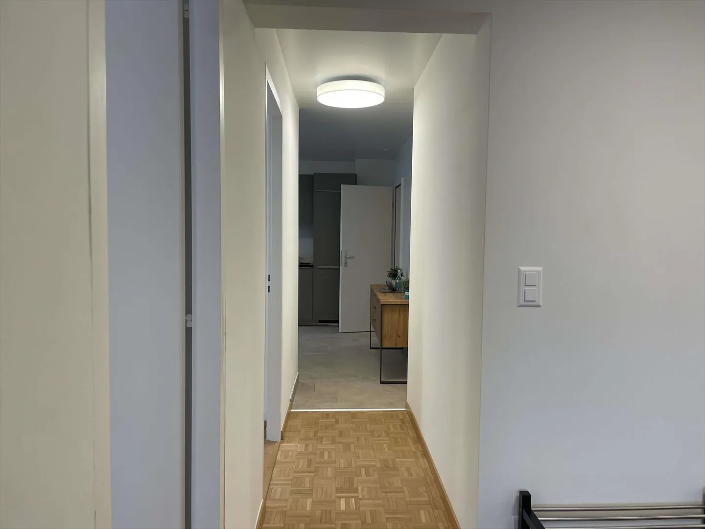 Room 1 piece - Photo 4 of 11