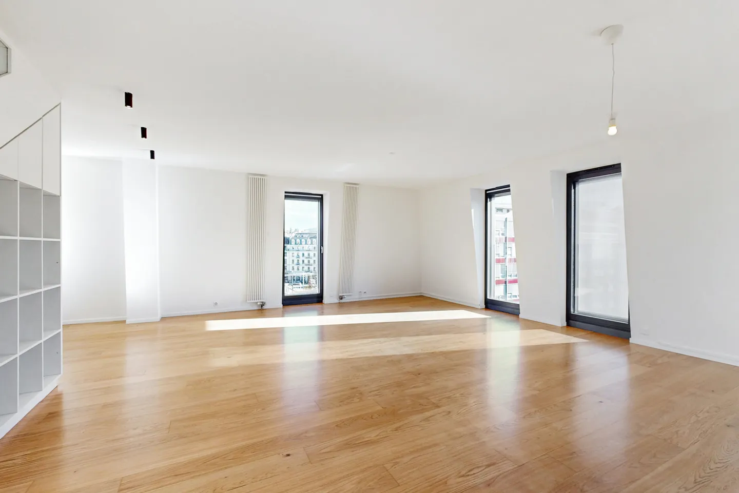 Superb apartment in a prestigious neighborhood! - Photo 3 of 9