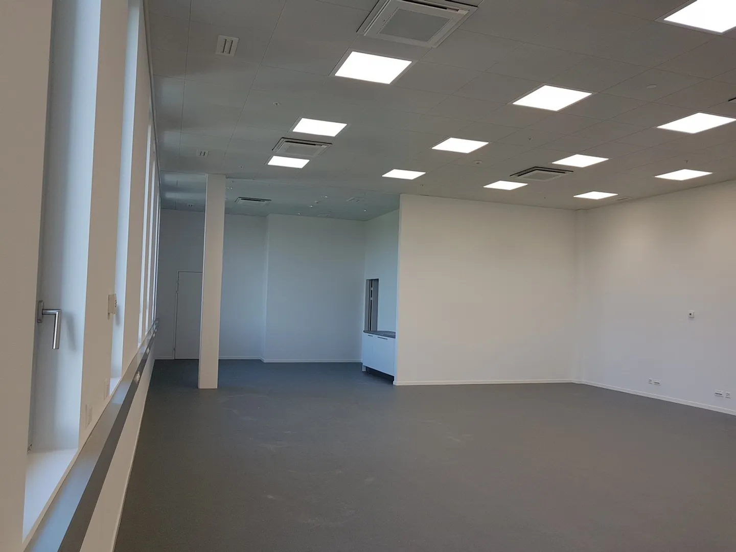 Modern Commercial Space for Rent - Photo 2 of 5