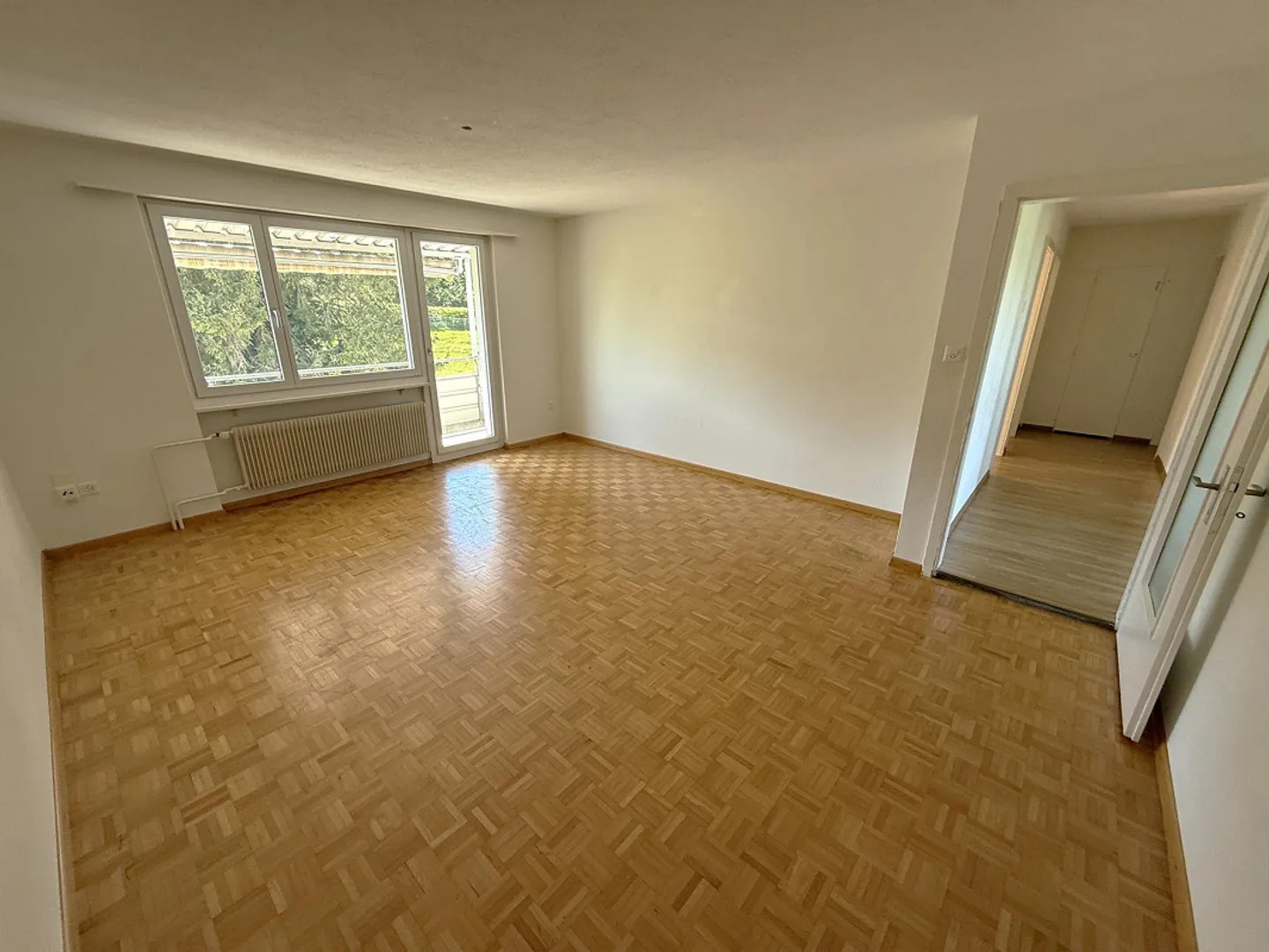 Appartamento spazioso 4.0 camere a prezzo accessibile - Foto 3 di 10