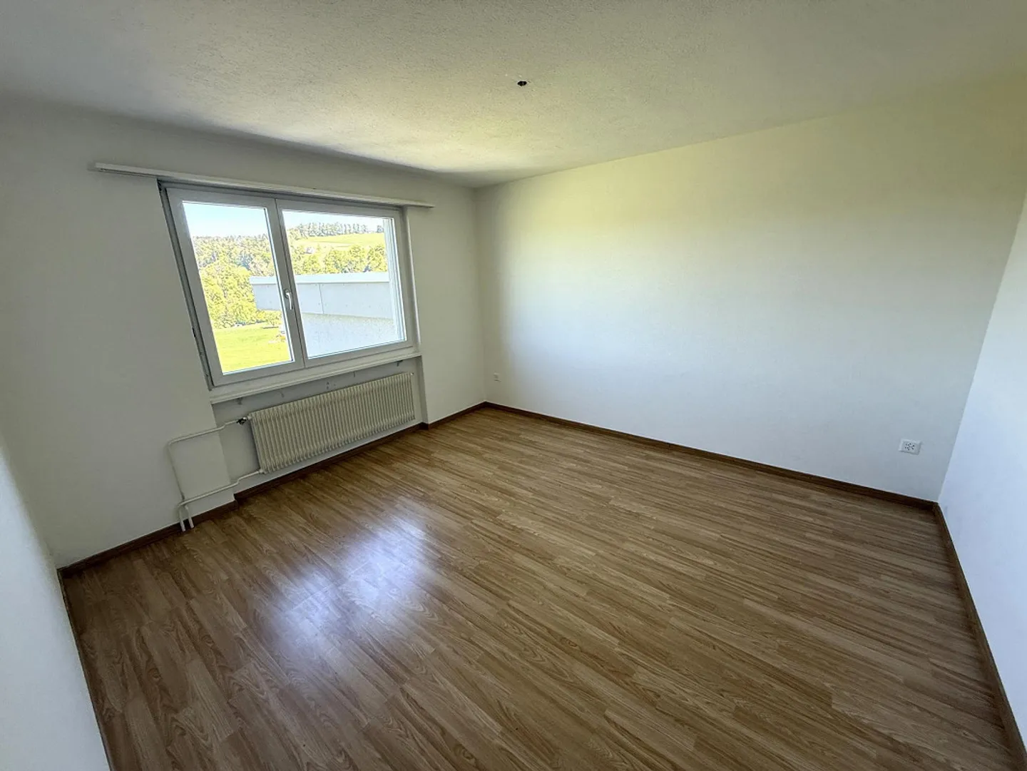 Appartamento spazioso 4.0 camere a prezzo accessibile - Foto 4 di 10