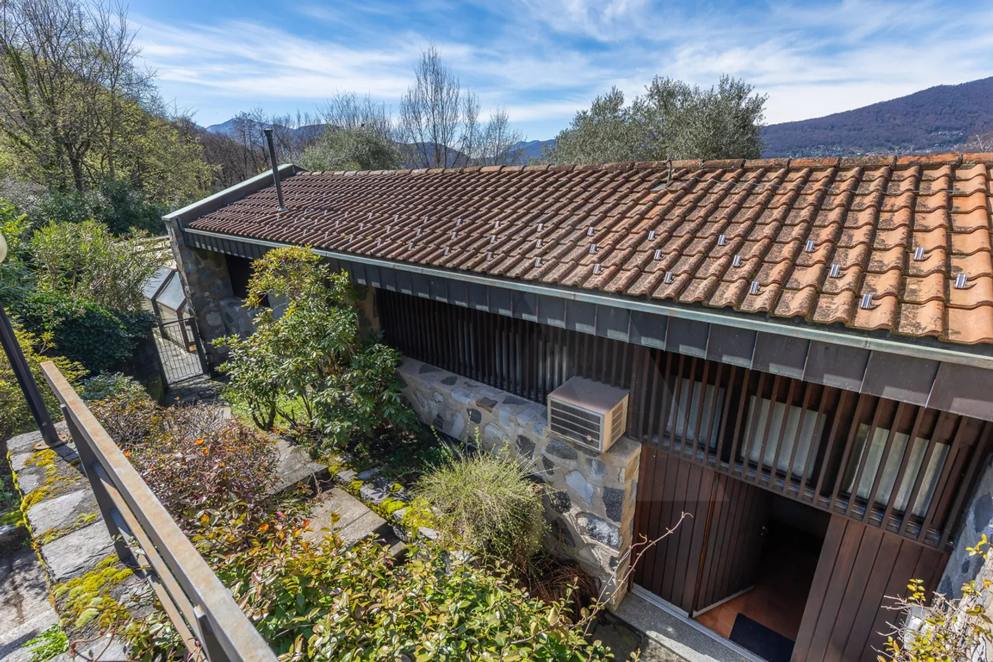 Villa con vista lago e potenziale - Foto 16 di 18