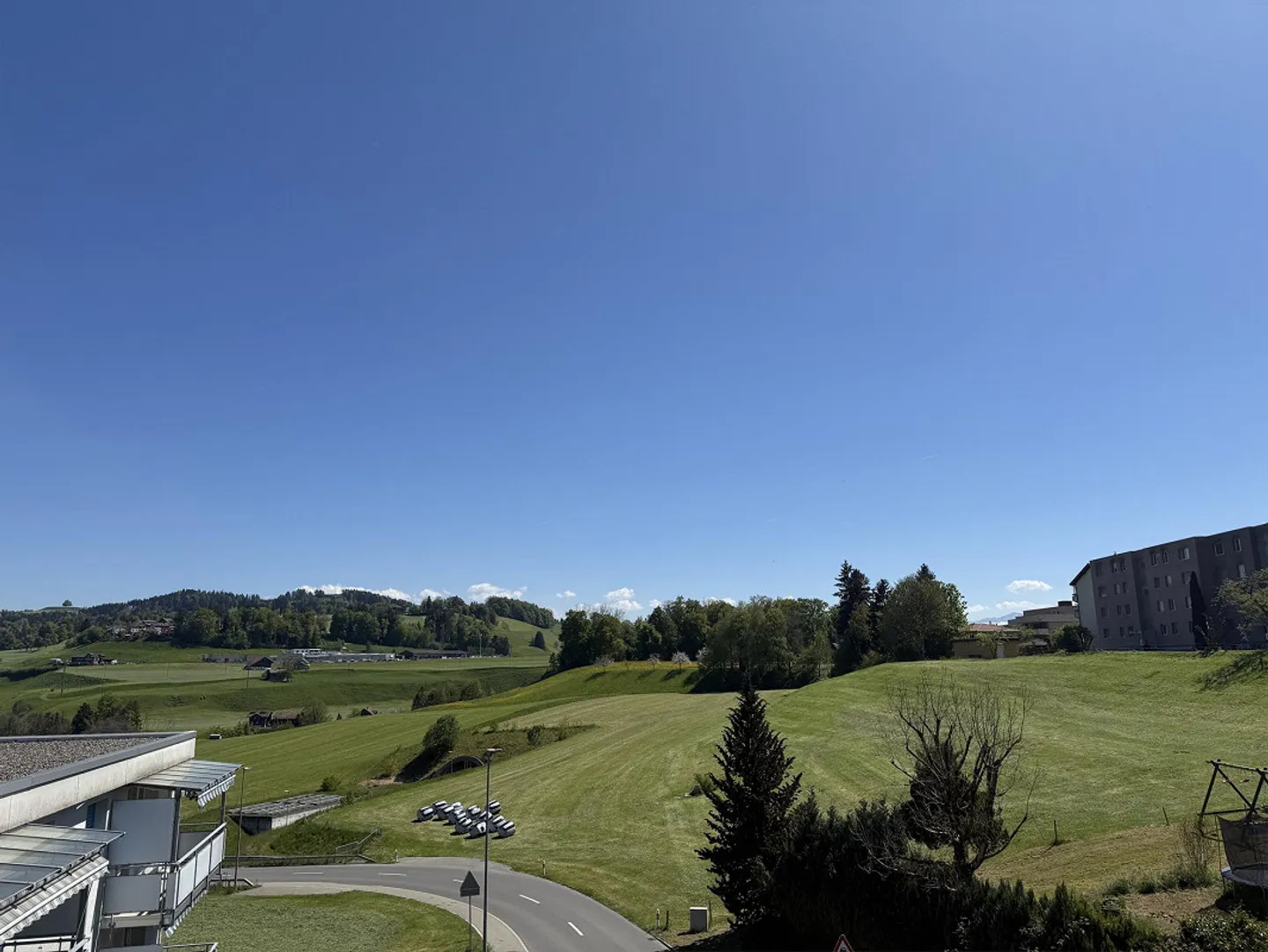 Appartamento spazioso 4.0 camere a prezzo accessibile - Foto 9 di 10