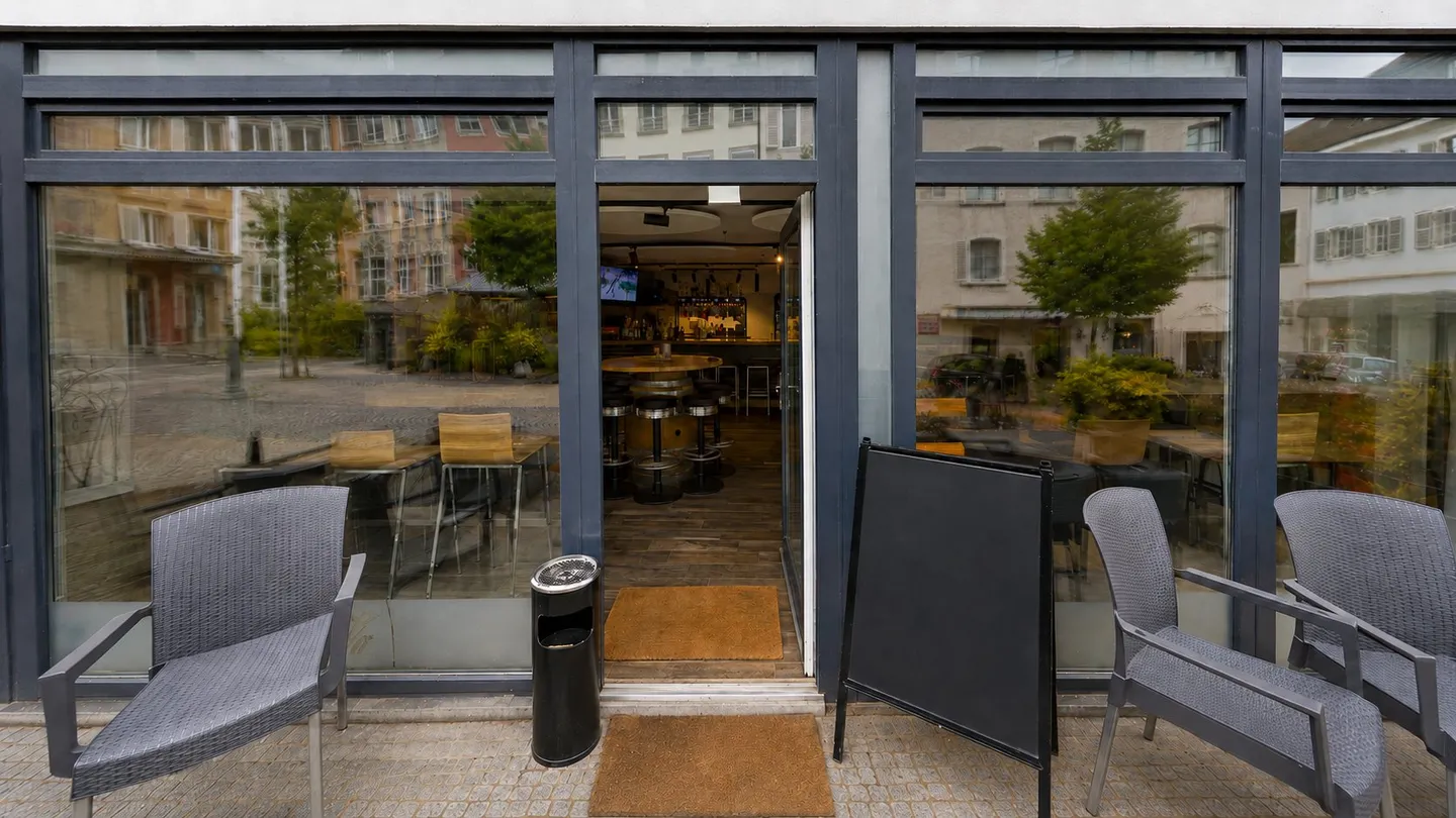 Spacious Commercial Space in Porrentruy - Photo 2 of 11