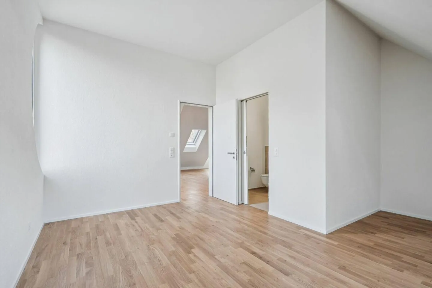 Last Chance: Exclusive Penthouse with Rooftop Terrace - Photo 7 of 12