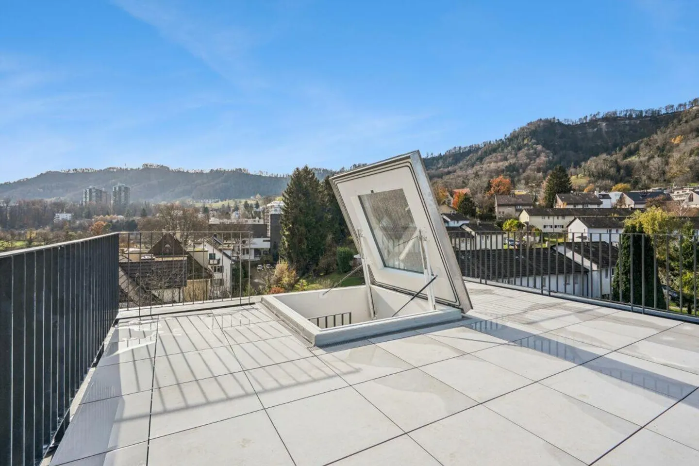 Last Chance: Exclusive Penthouse with Rooftop Terrace - Photo 10 of 12