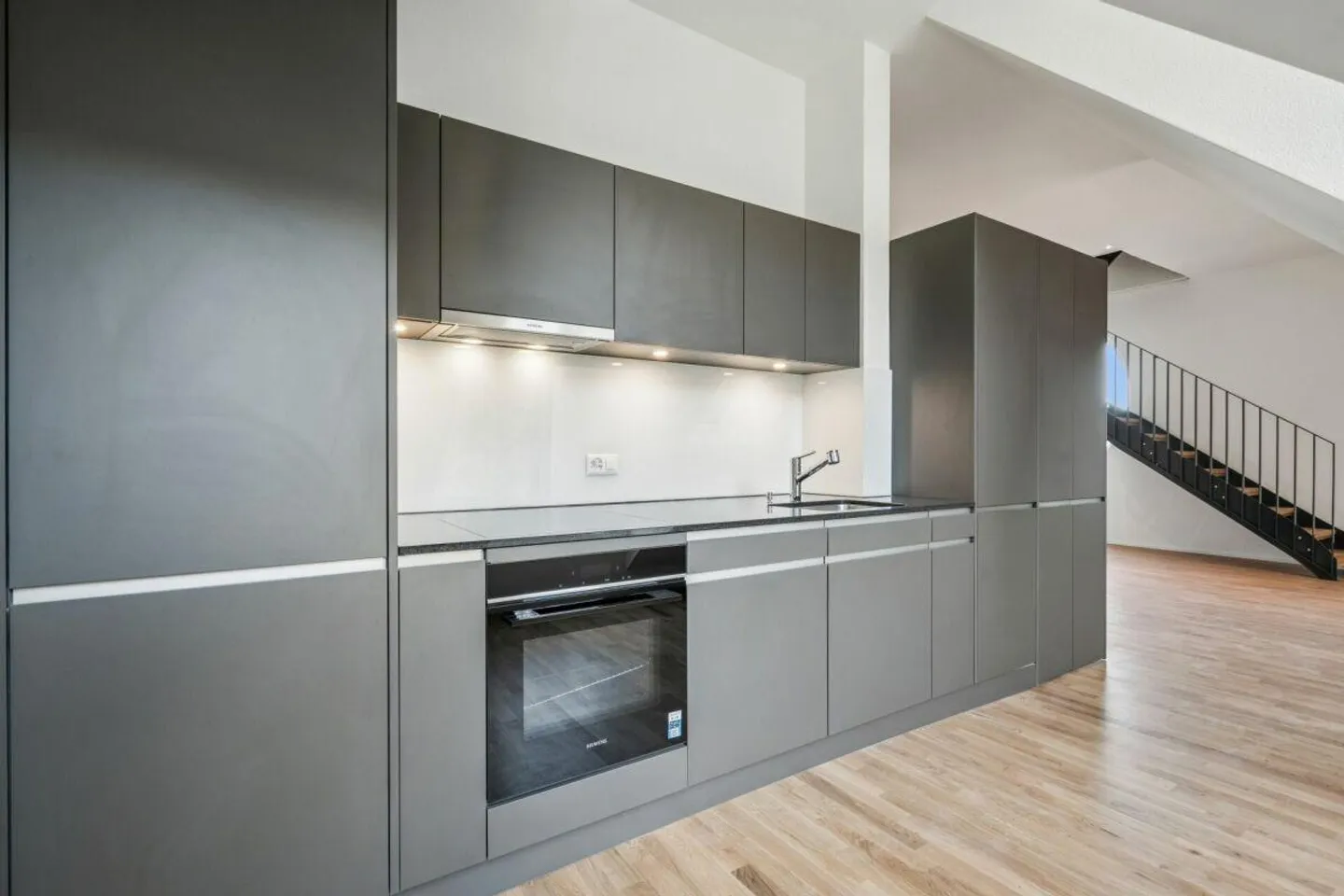 Last Chance: Exclusive Penthouse with Rooftop Terrace - Photo 4 of 12