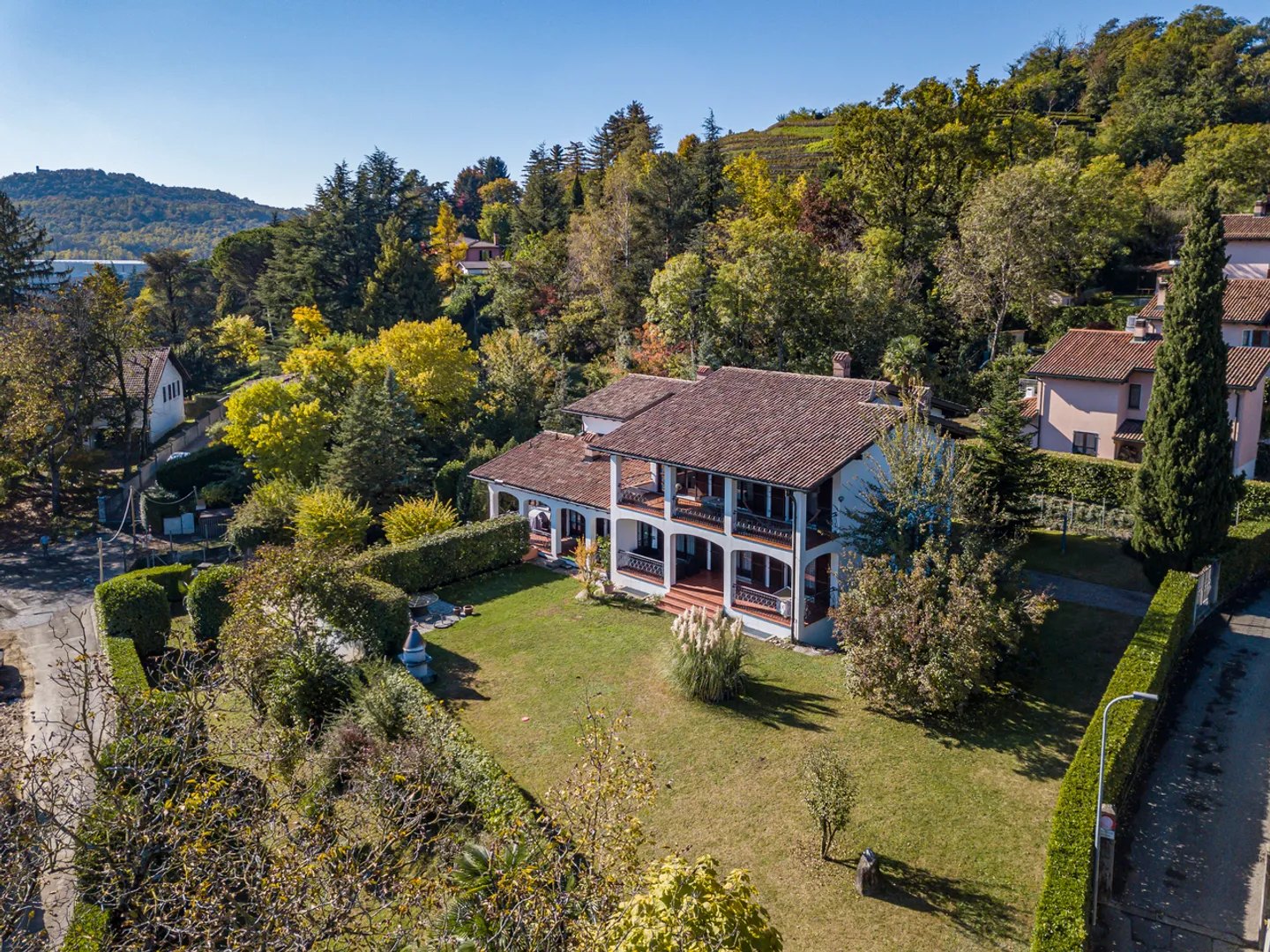 Mittelmeer Villa in Stabio - Foto 2 von 17