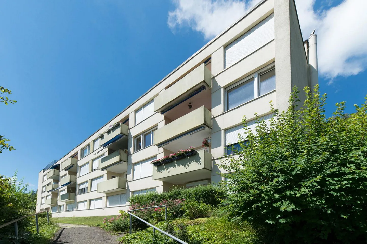 Bella zona residenziale tranquilla con vista - Foto 1 di 12