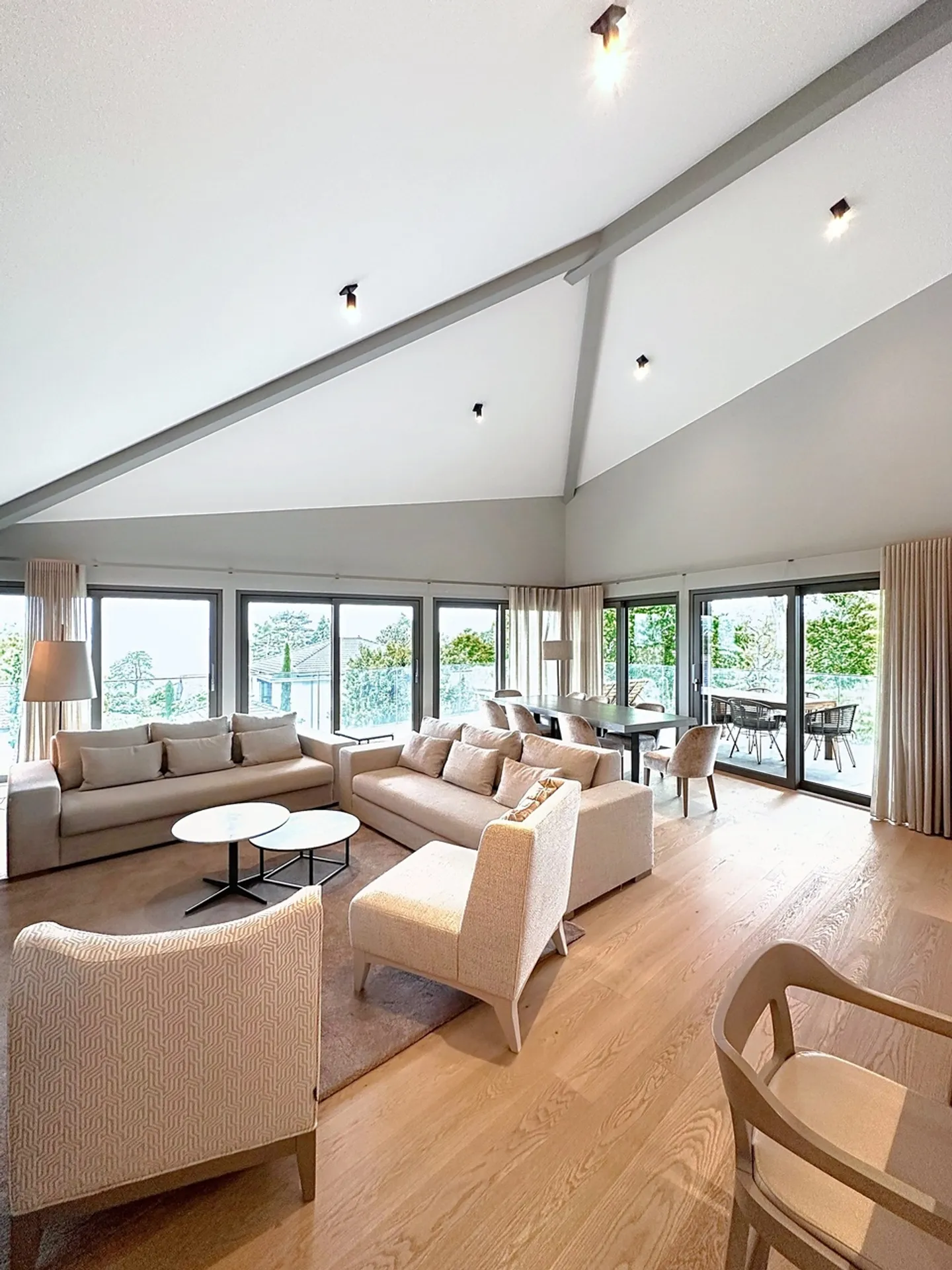 Apartment for rent - Photo 1 of 11