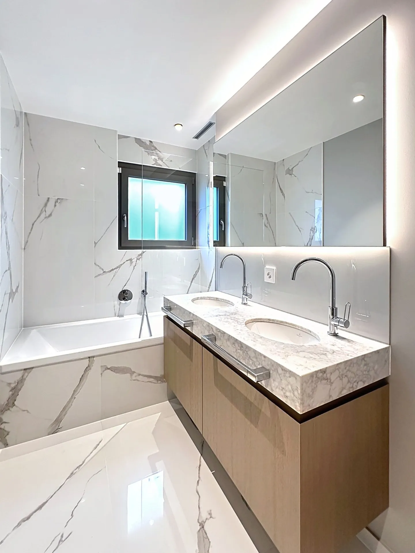 Apartment for rent - Photo 5 of 11