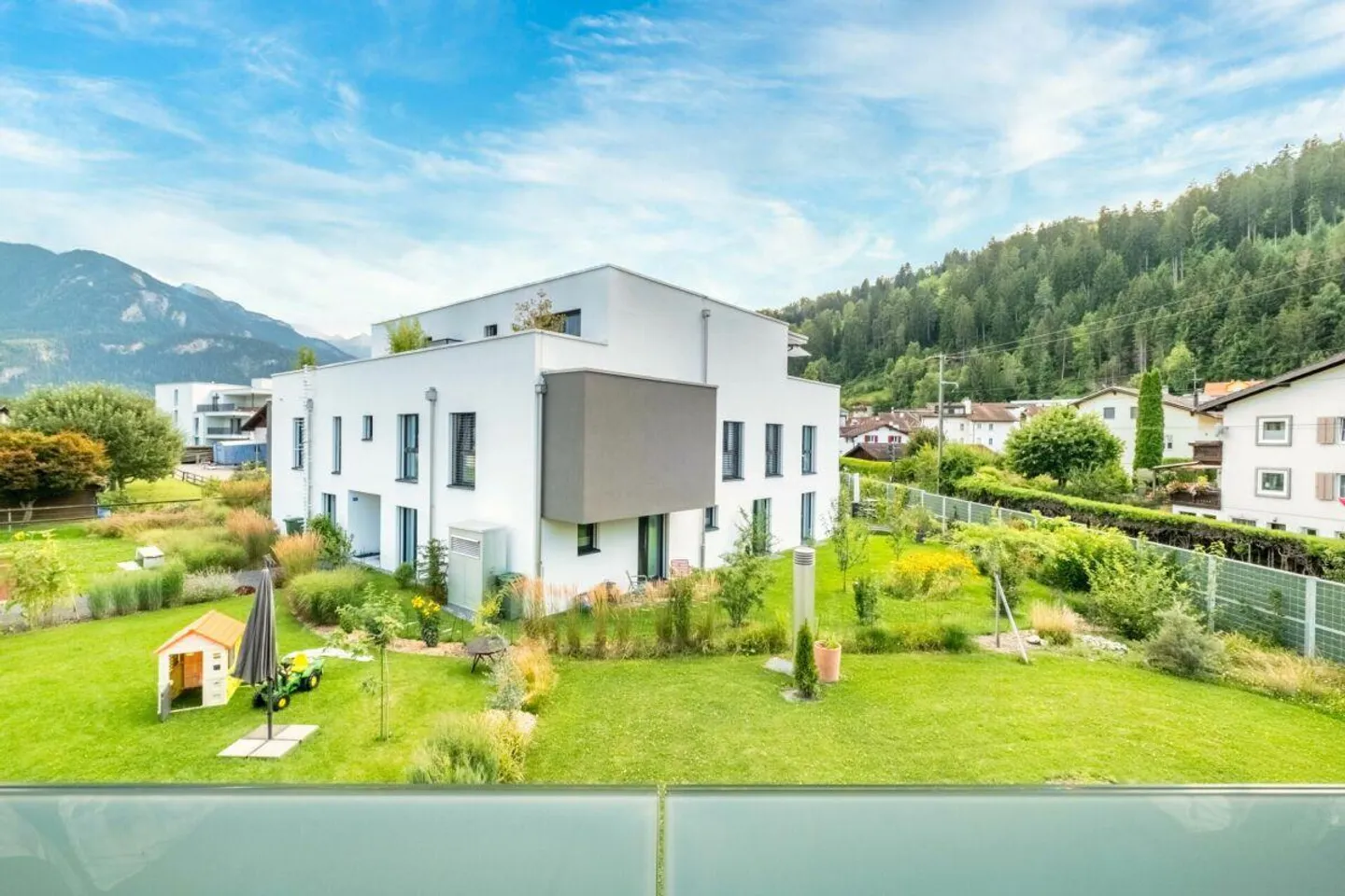 Newly built 4.5 room apartment with a feel-good character - Photo 2 of 20