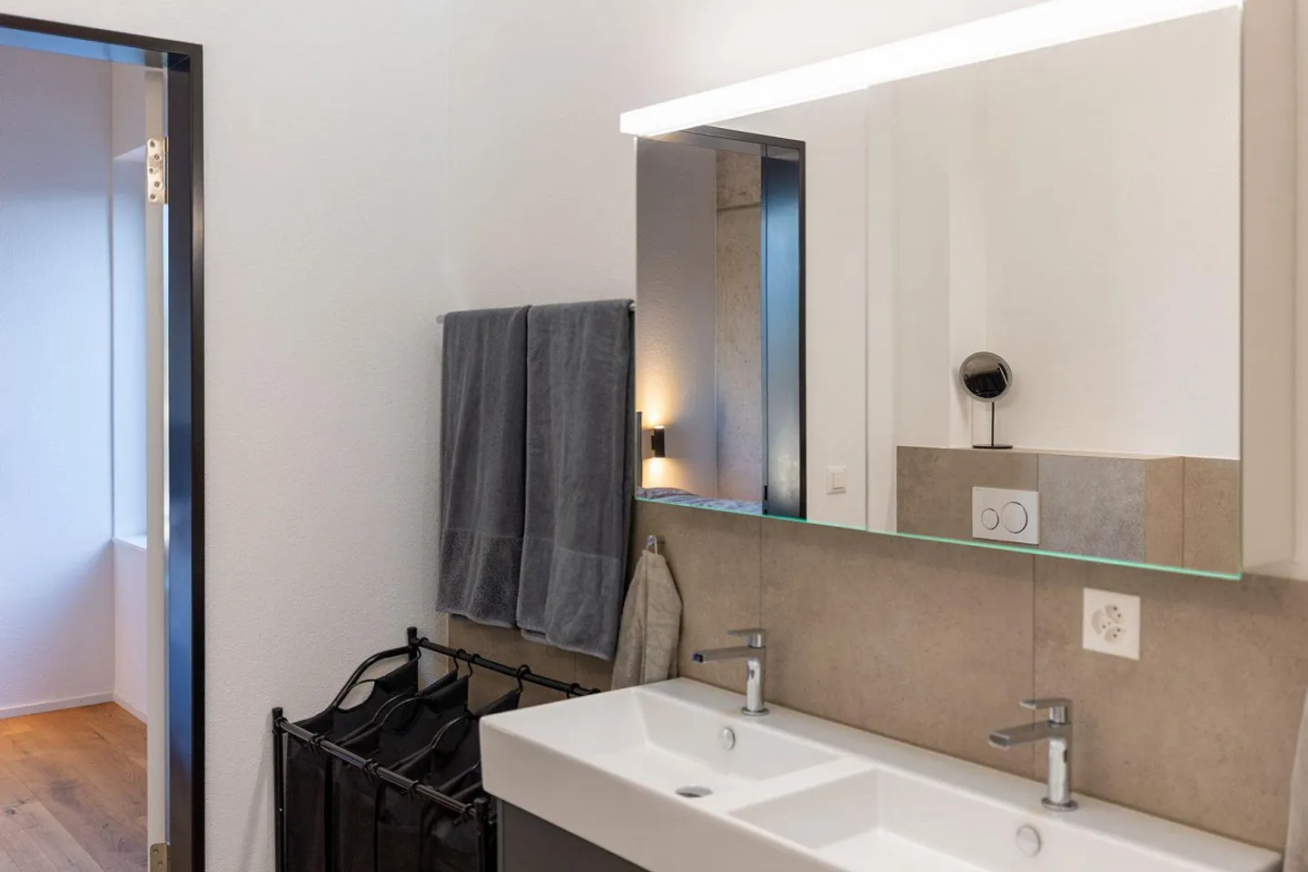 Architect's Penthouse over Widnau with 270° Alpine Panorama - Photo 11 of 16