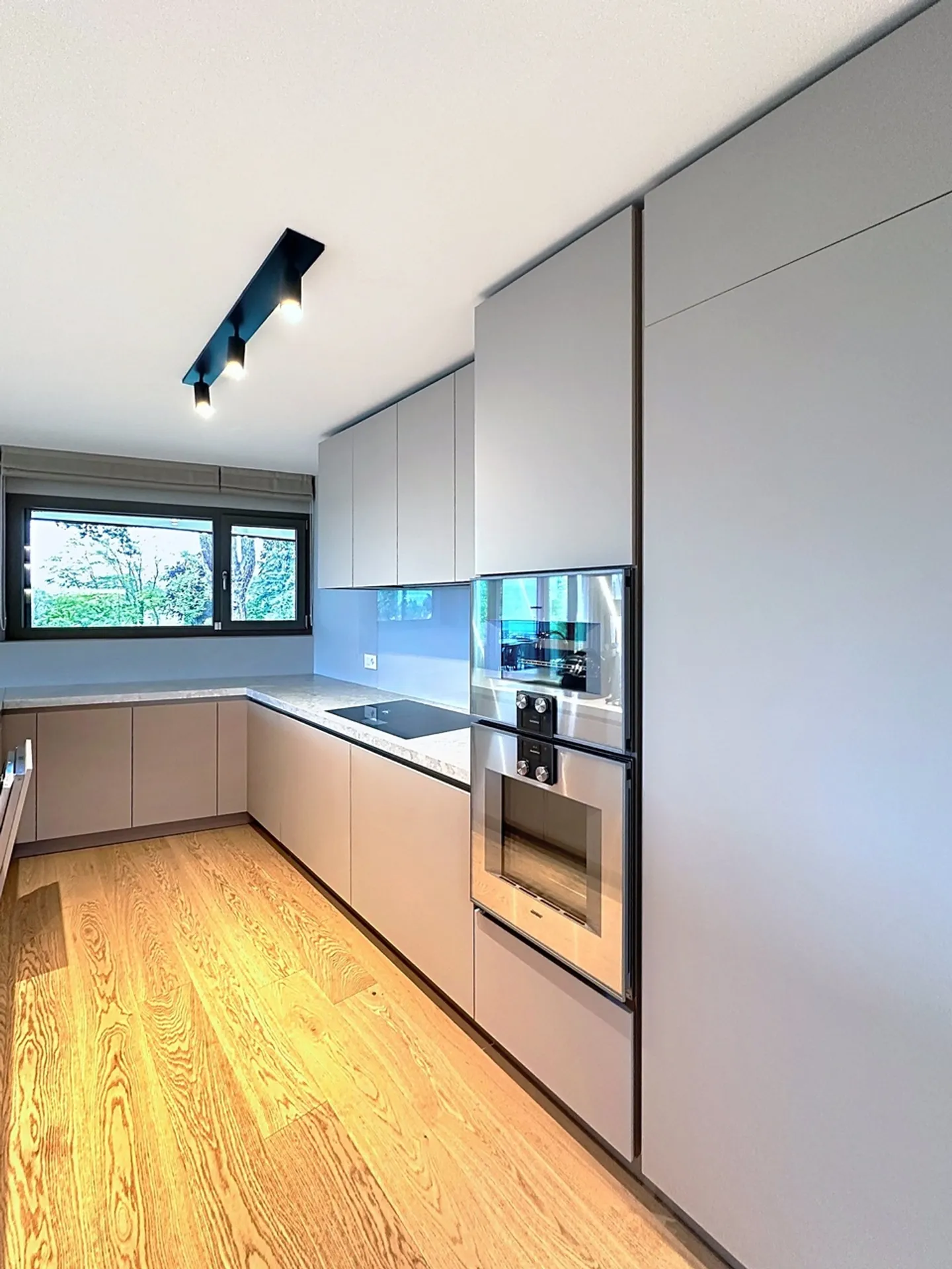 Apartment for rent - Photo 3 of 11