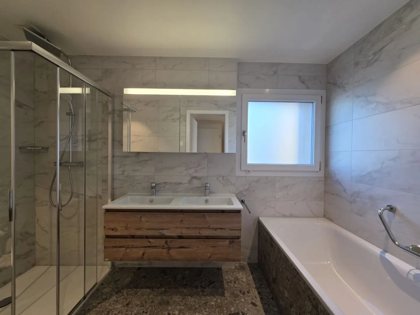 In affitto - Magnifico triplex Minergie di 5.5 locali con ampio giardino privato a - Foto 11 di 13