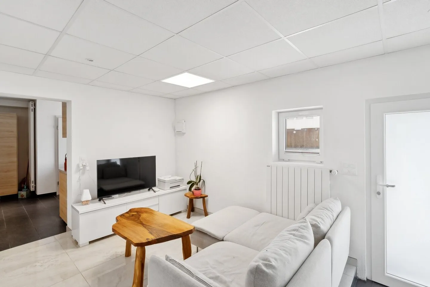 Reserved - Renovated Studio Apartment with Private Garden - Photo 1 of 6