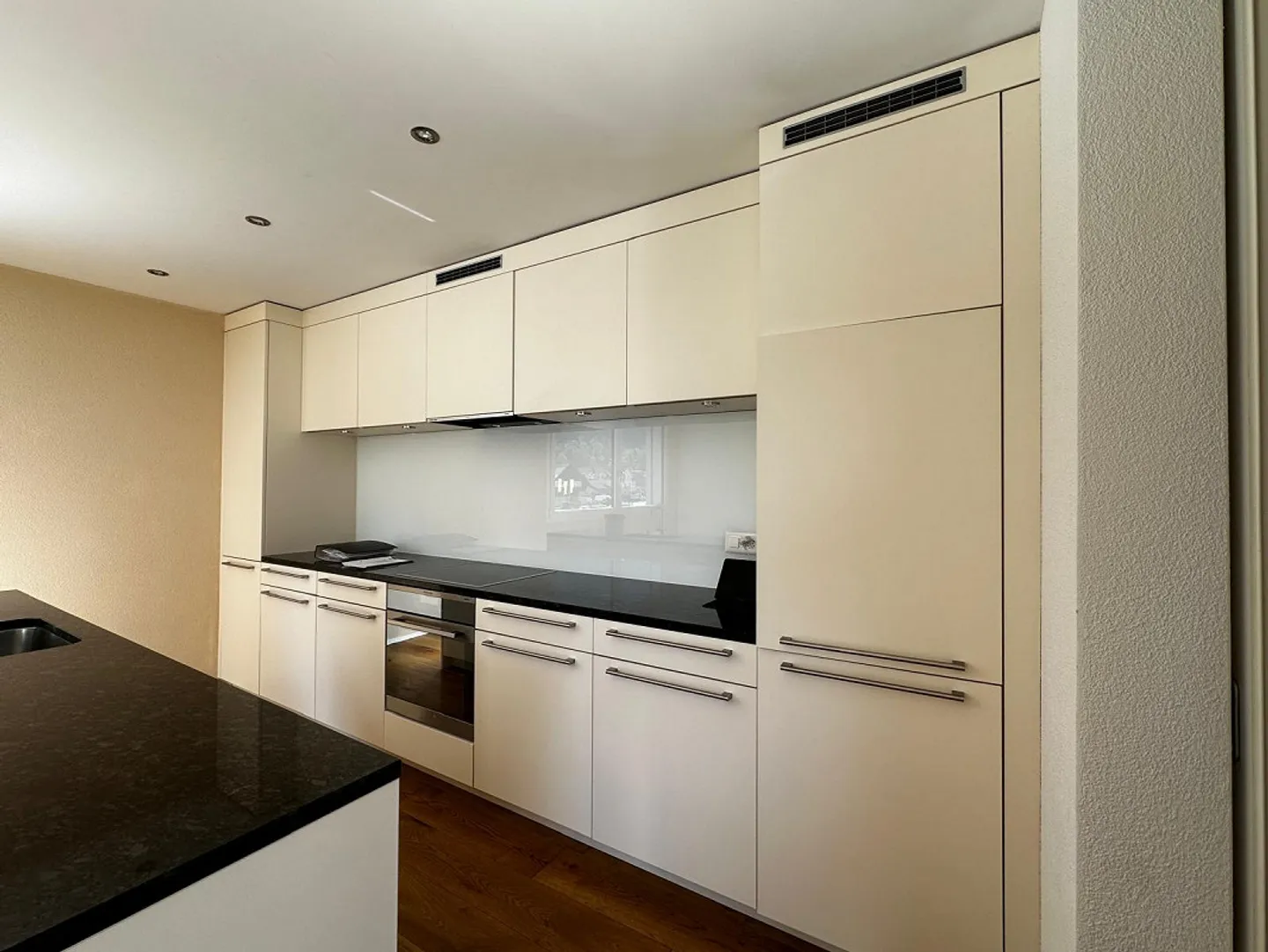 Appartement 4 1/2 pièces extrêmement attrayant avec grande loggia (30 m2) - Photo 5 sur 23