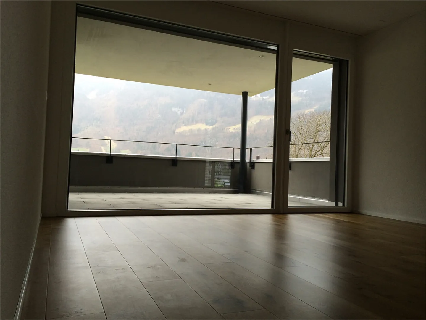 Appartement 4 1/2 pièces extrêmement attrayant avec grande loggia (30 m2) - Photo 8 sur 23