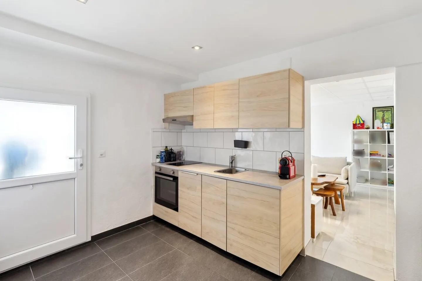 Reserved - Renovated Studio Apartment with Private Garden - Photo 3 of 6