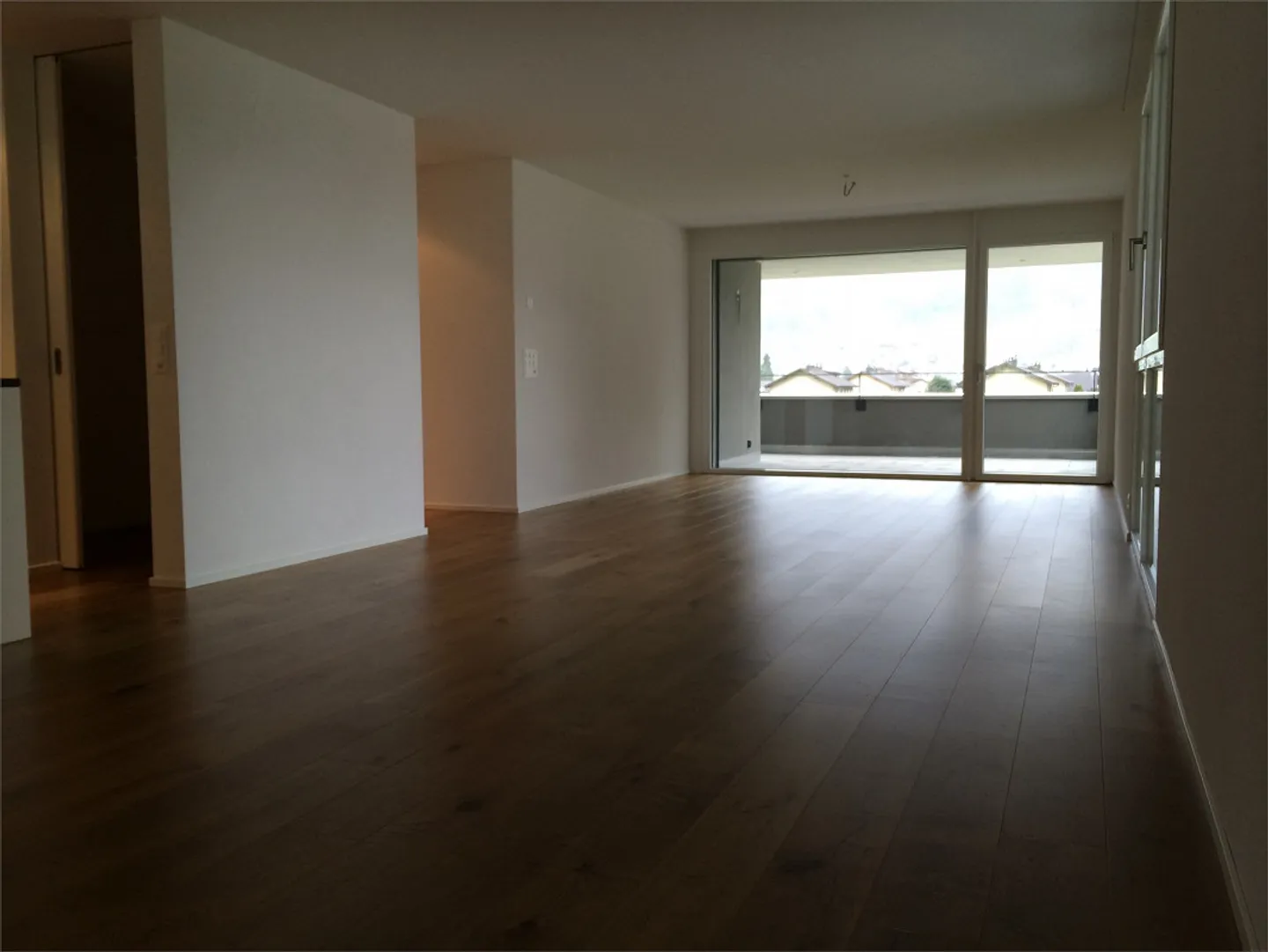 Appartement 4 1/2 pièces extrêmement attrayant avec grande loggia (30 m2) - Photo 9 sur 23