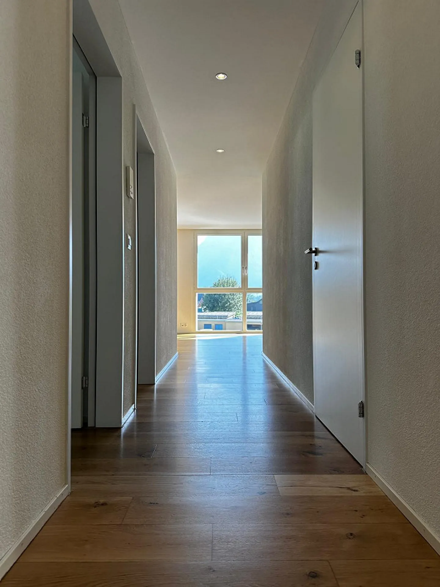 Appartement 4 1/2 pièces extrêmement attrayant avec grande loggia (30 m2) - Photo 11 sur 23