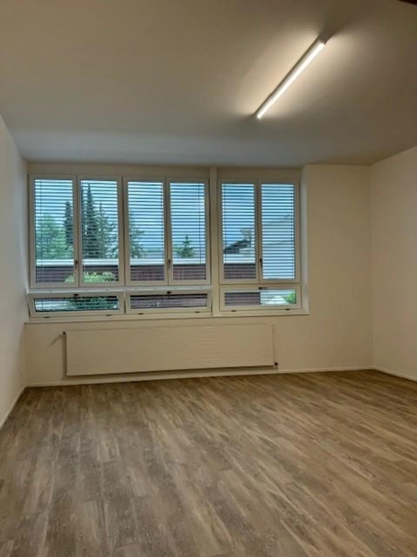 Recently renovated commercial premises in Wetzikon - Photo 2 of 4