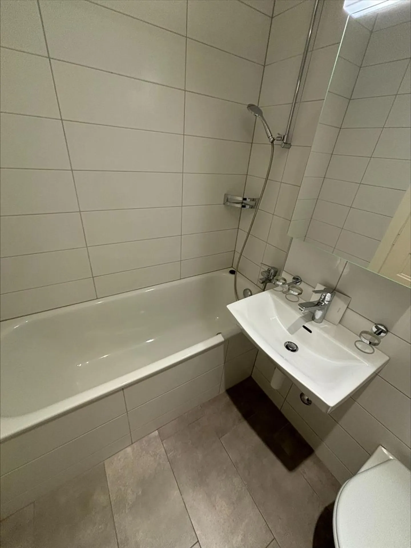 Chance nicht verpassen! Wunderschöne 3.0 Zimmer im Stadtzentrum von Neuchâtel - Foto 5 von 6