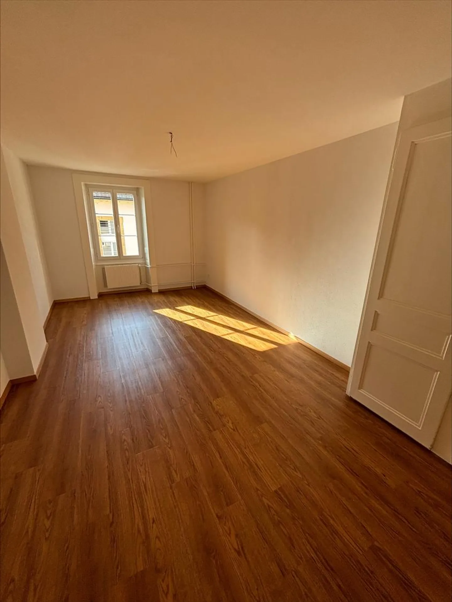 Chance nicht verpassen! Wunderschöne 3.0 Zimmer im Stadtzentrum von Neuchâtel - Foto 6 von 6