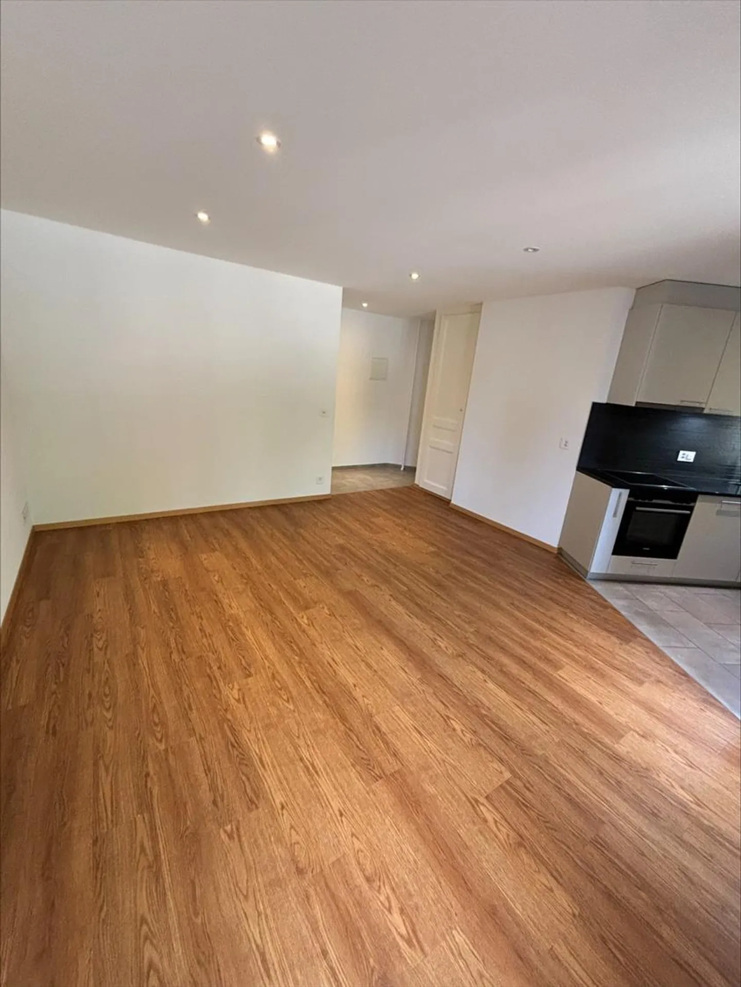 Chance nicht verpassen! Wunderschöne 3.0 Zimmer im Stadtzentrum von Neuchâtel - Foto 3 von 6