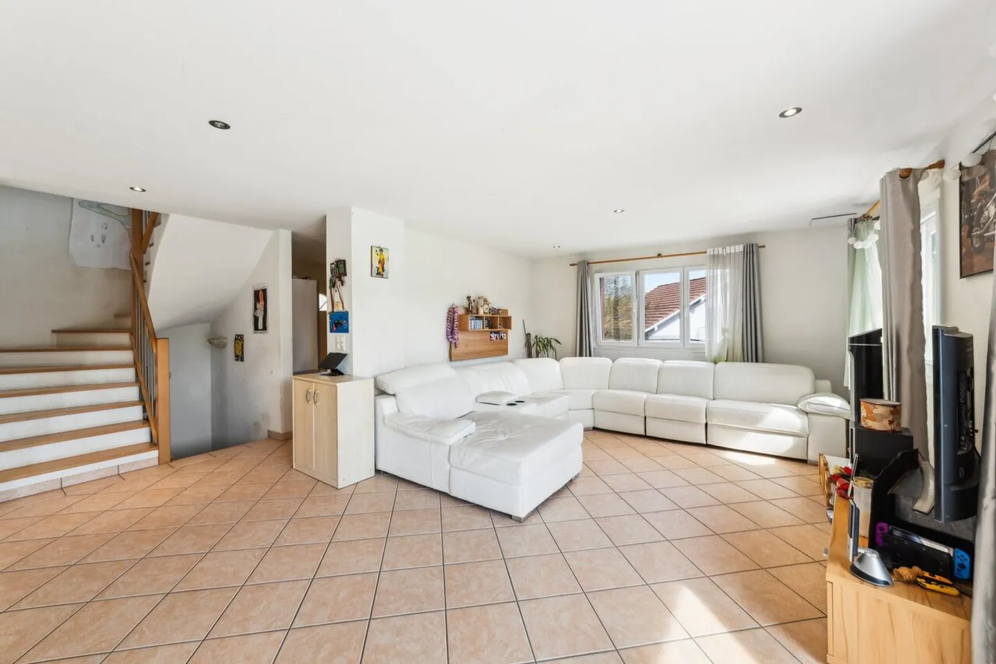 Magnifica villa indipendente con piscina - Foto 4 di 12